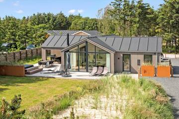 Ferienhaus für 10 Personen, mit Sauna und Terrasse sowie Whirlpool in Blavand