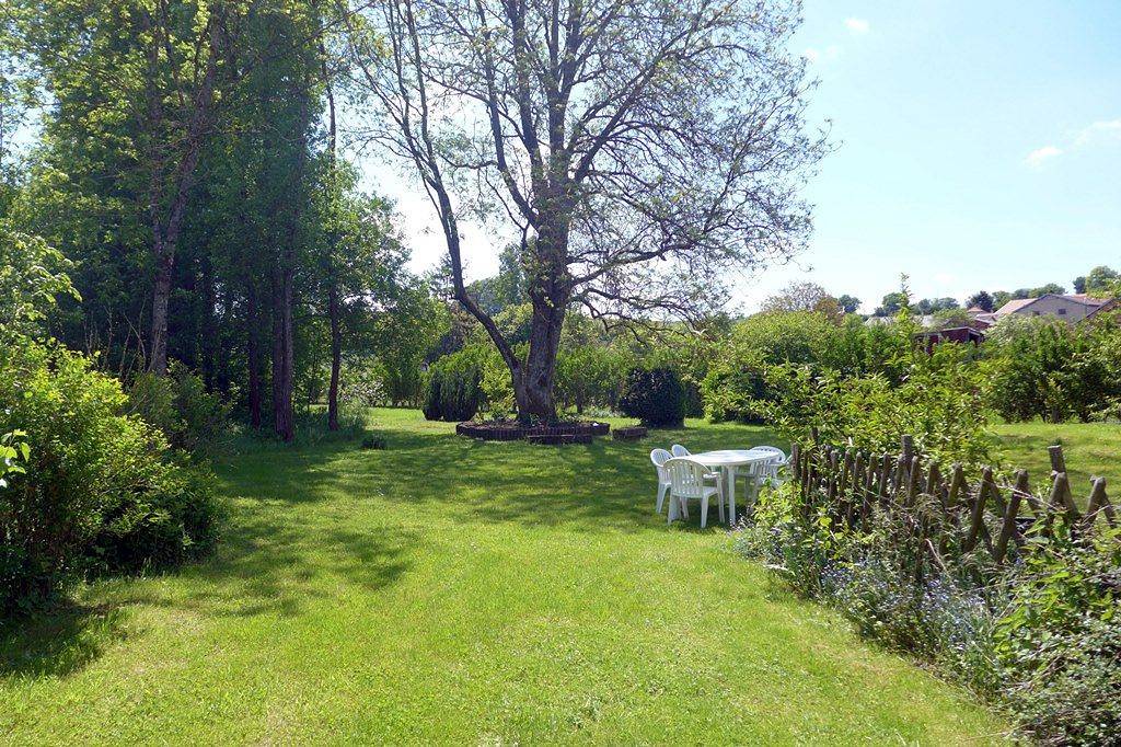 Les Jardins De Recourt in Val-de-Meuse, Haute-Marne