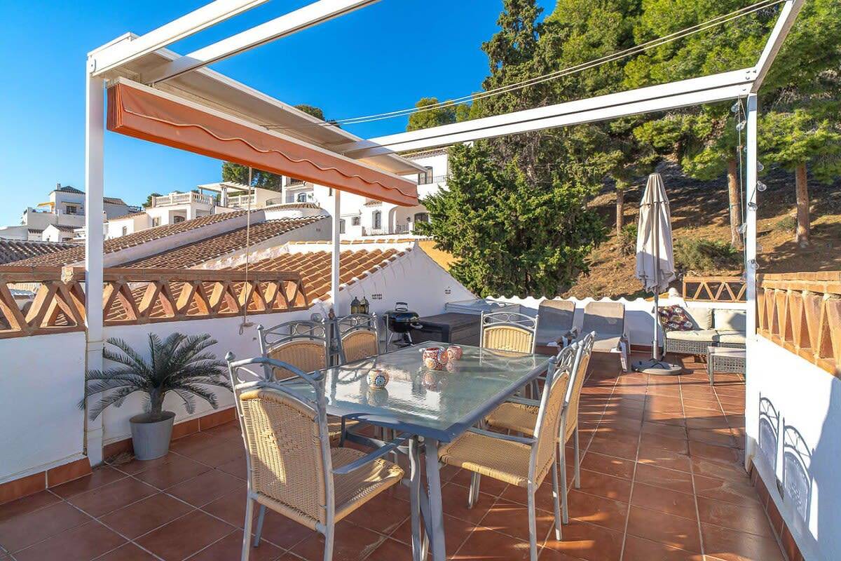 Ganze Wohnung, Ferienwohnung für 5 Personen mit Pool in Nerja, Costa del Sol