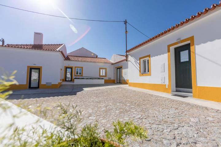 Casa de férias para 6 pessoas, com jardim e piscina e ainda vista, com animais de estimação em Évora