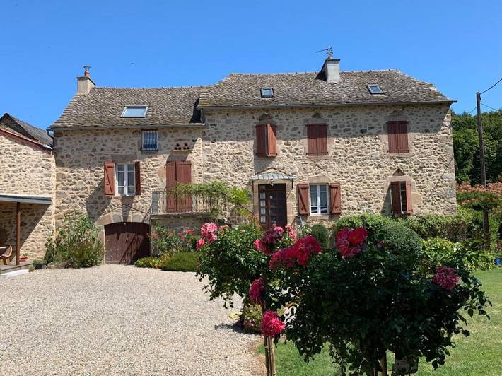 Chambre d’hôte pour 2 personnes, avec terrasse et vue ainsi que jardin et piscine