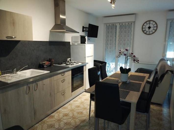 Gîte pour 5 personnes, avec vue et balcon à Damblain
