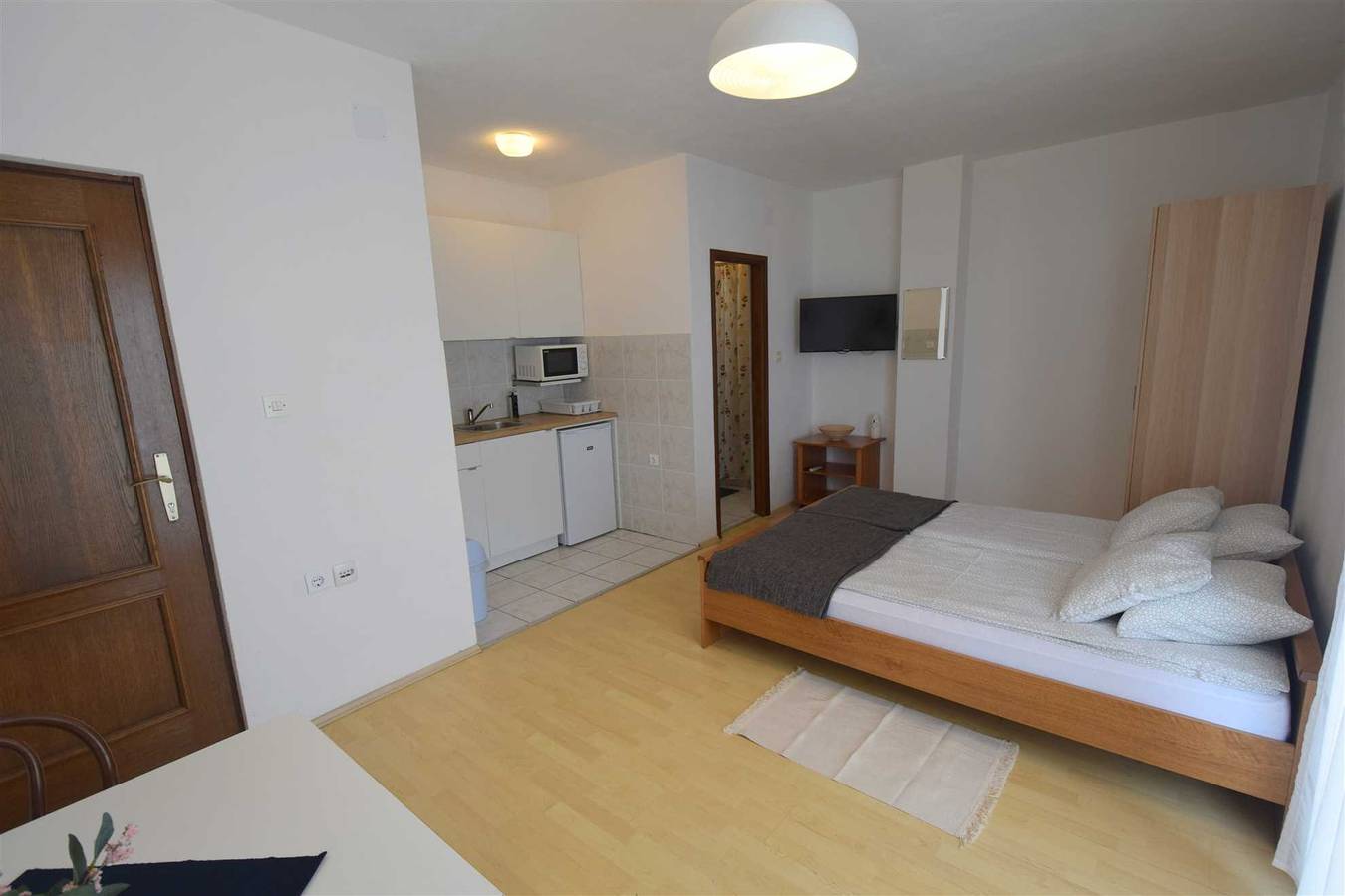 Ganze Wohnung, Studio Vera mit Balkon in Malinska-Dubašnica, Krk