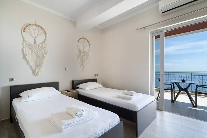 Hel studio-lejlighed, Intimate Sea View Studio for Two in Kefalonia in Kefalonia