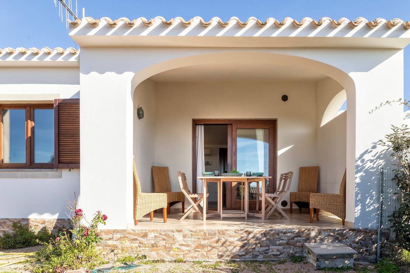 Casa vacacional "Nuages" con piscina compartida y terraza privada in Badesi, Olbia-Tempio