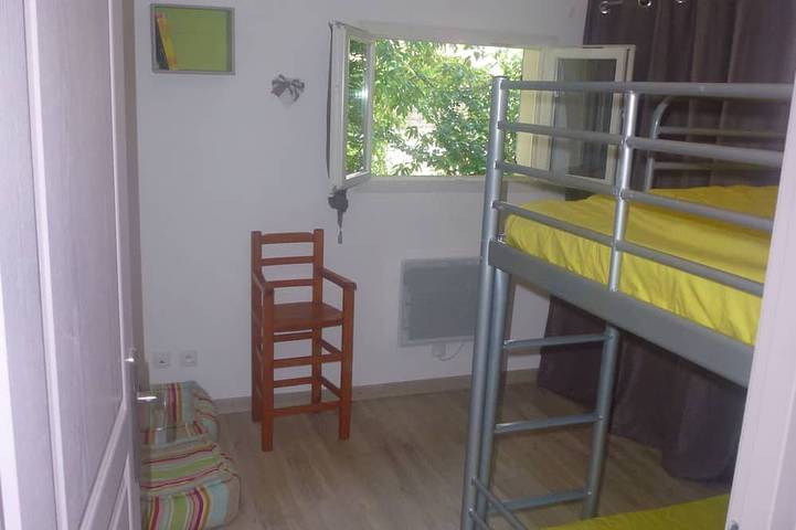 Location de vacances pour 4 personnes, avec terrasse et jardin à Saint-Alban-Auriolles - 3