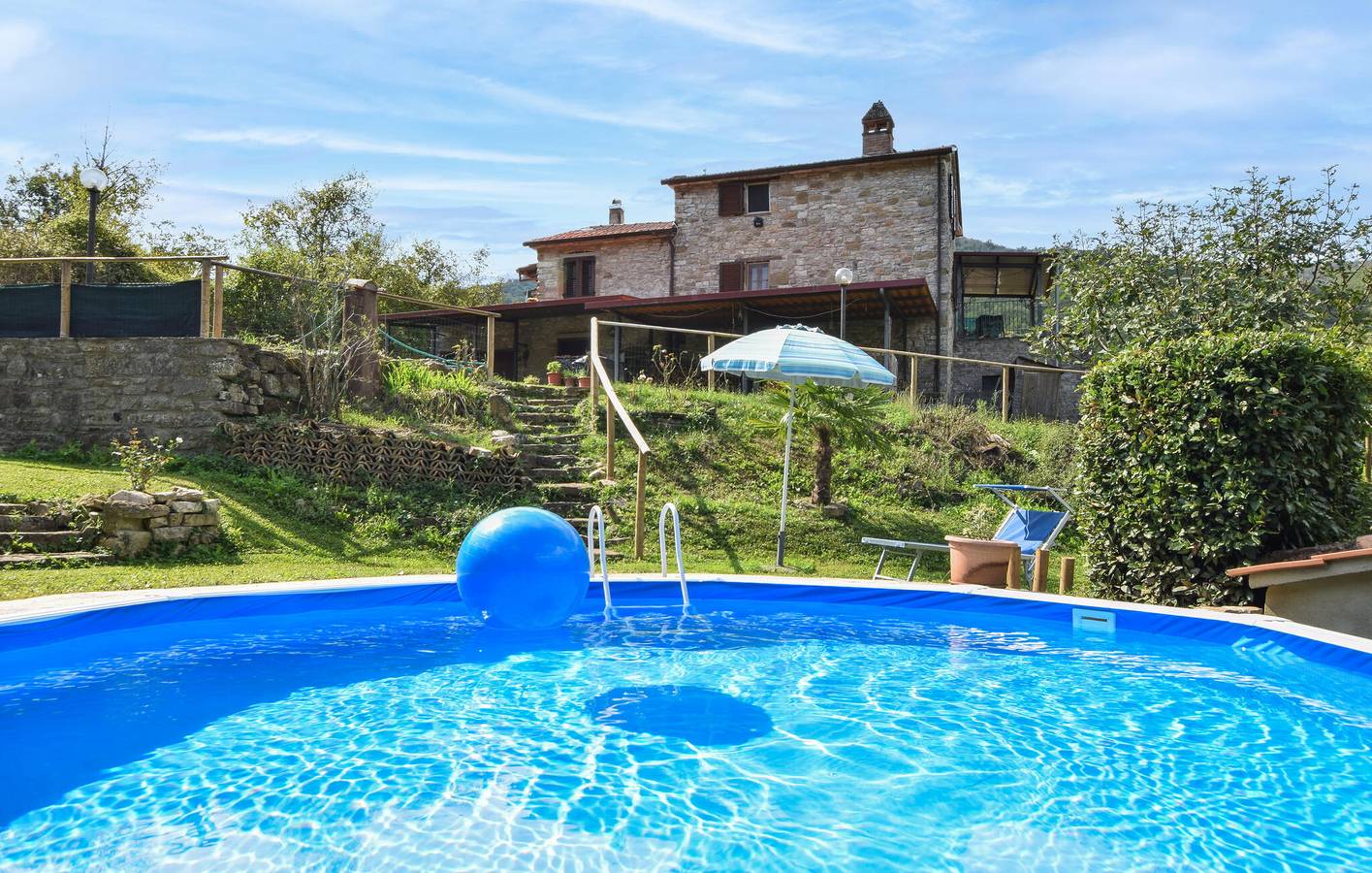 Apartamento vacacional entero, Retiro frente al río con piscina y aparcamiento in Città di Castello, Umbría (Italia)