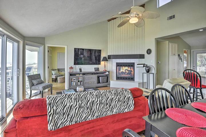 Vacation rental for 9 people, with balcony and yard as well as hot tub in Flagler Beach