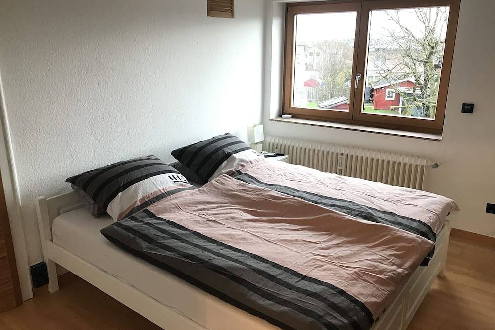 Entire apartment, Large apartment with 2 bathrooms and 2 large parking spaces in Leichlingen, Rheinisch-Bergischer Kreis