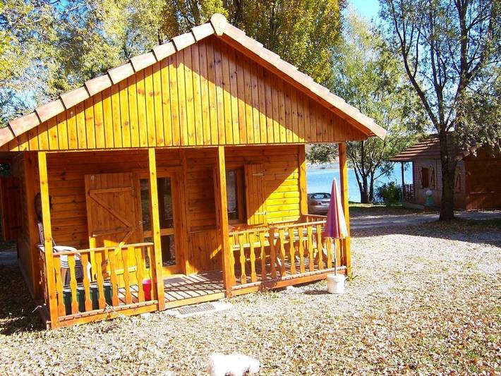 Location de vacances pour 4 personnes, avec vue ainsi que jardin et vue sur le lac, animaux acceptés à La Freissinouse - 4