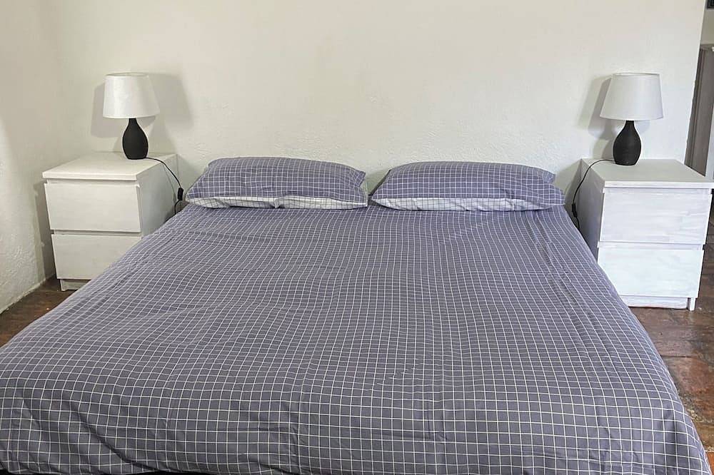 Entire apartment, Alley No. 3 Cozy sky-high apartment in the center in Bolsena, Lake Bolsena