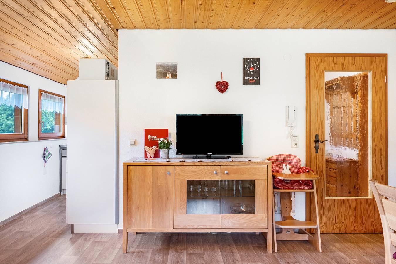 Ganze Wohnung, Ferienwohnung 'Flieder' mit Bergblick, Gemeinschaftsgarten und Wi-Fi in St. Märgen, Südschwarzwald