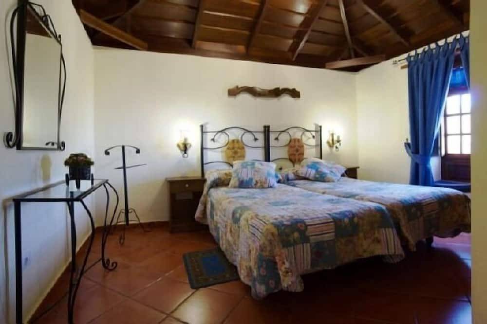Lugar ideal para desconectar del estrés diario y la práctica del senderismo. in Erjos, Los Silos