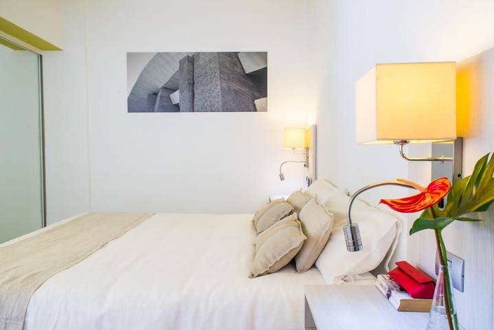 Apartahotel para 2 personas, con piscina además de vistas y jardín en Tenerife