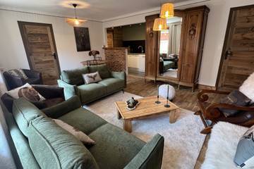 Gîte pour 11 personnes, animaux acceptés dans Longefoy