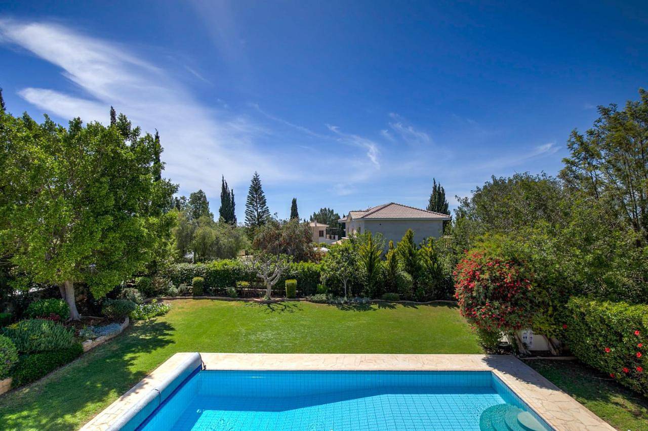 Villa Lara - 11, Spacious Villa with Large Garden and Private Pool on Aphrodite Hills in Kouklia Pafou, South Cyprus