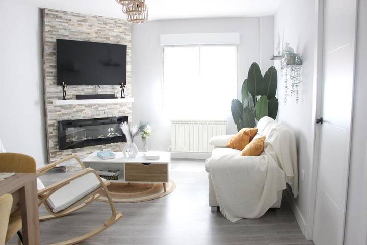 Apartamento para 4 personas, con terraza, Se admiten mascotas en Ávila