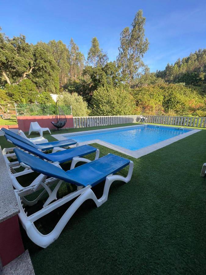 Gîte pour 6 personnes, avec Balcon et Terrasse ainsi que Jardin et Piscine dans Pala