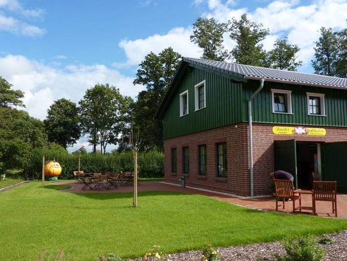 Ferienwohnung für 3 Personen, mit Terrasse und Garten sowie Sauna