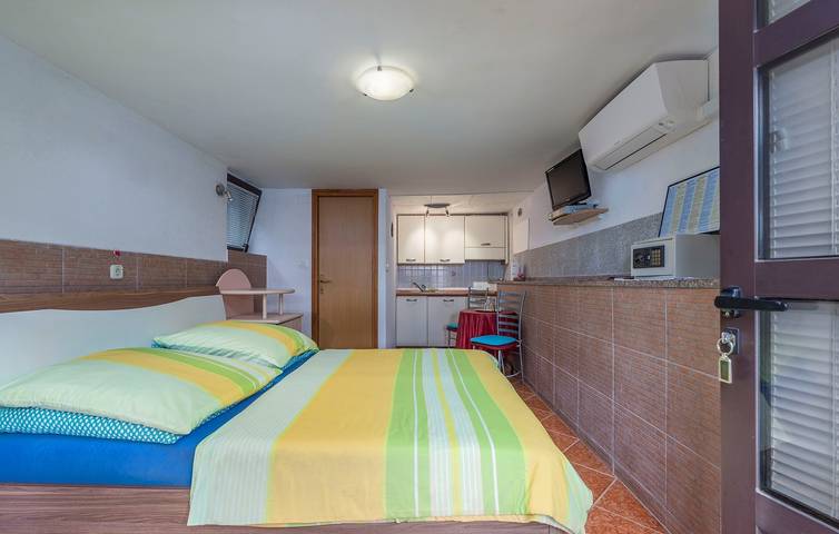 Ferienwohnung für 2 Personen, mit Balkon/Terrasse in Poreč