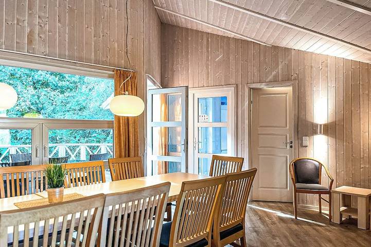 Ferienhaus für 12 Personen, mit Sauna und Garten in der Lübeck