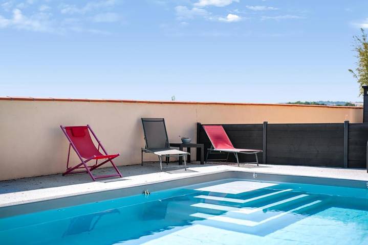 Gîte pour 5 personnes, avec Terrasse et Jardin ainsi que Piscine et Vue à Saint-Lys