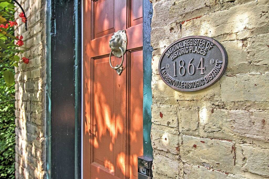 Ganze Wohnung, Charming Getaway < 1 Mi to Downtown Lambertville! in Hunterdon County