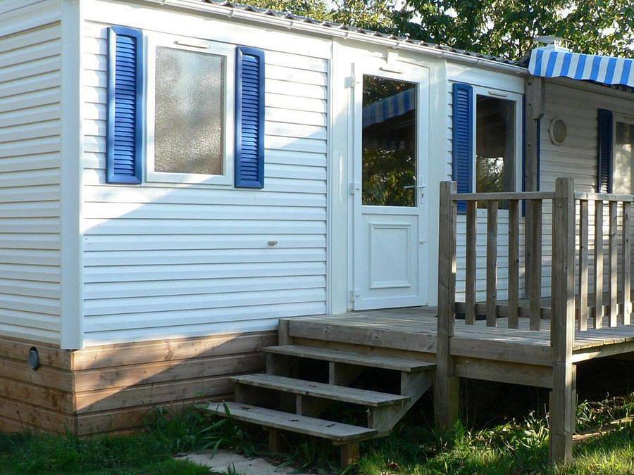 Camping Du Lac de Jaunay - Mobilhome 6 personnes - Titania 4/6 pers 2 ch avec terrasse couverte in Landevieille, Vallée de la Loire