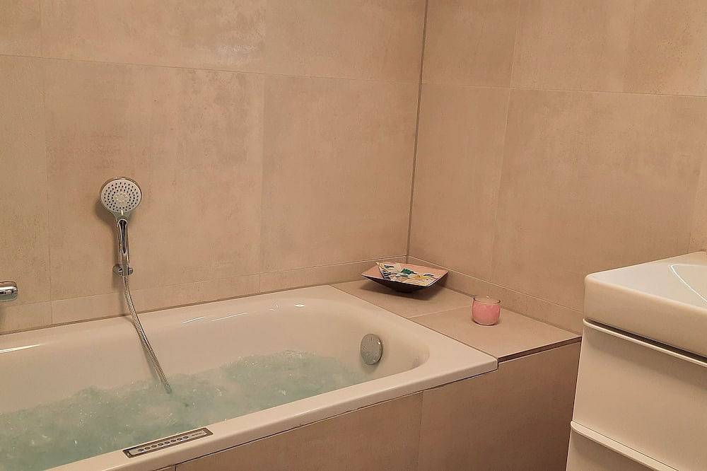 Ferienhaus am Seeblick Grill, Garten, Billard, Dart, Bike, Sauna bis 8 Personen in Driedorf, Lahn-Dill-Kreis