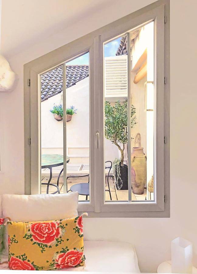 Gîte pour 3 personnes, avec vue et terrasse dans Arenes De Nimes