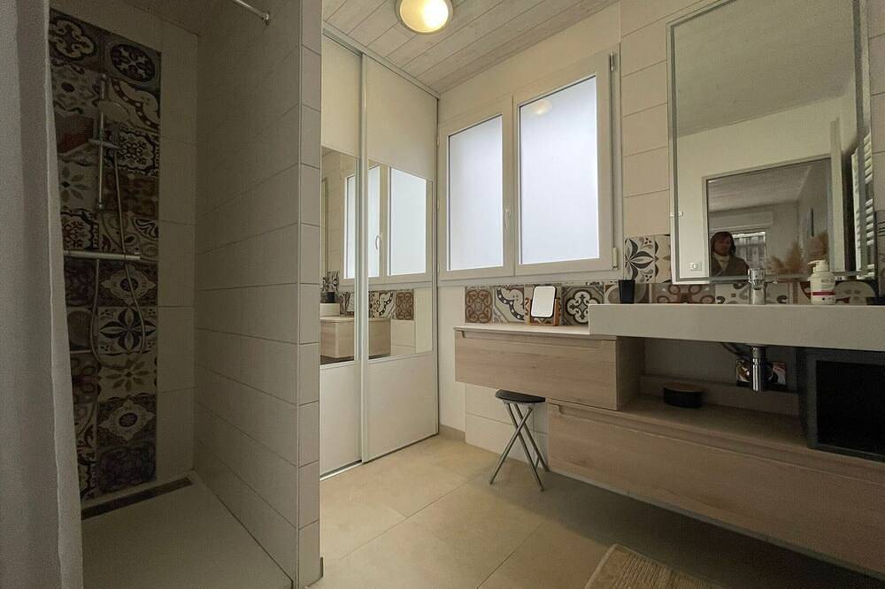 Maison rénovée proche mer avec terrasse, parking privé et wifi à Barbâtre in Barbâtre, Noirmoutier