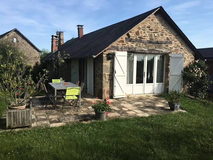 Location de vacances pour 6 personnes, avec jardin à Beynat