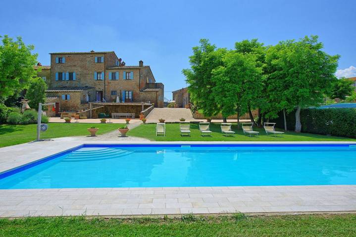 Ferienhaus für 24 Personen, mit Pool