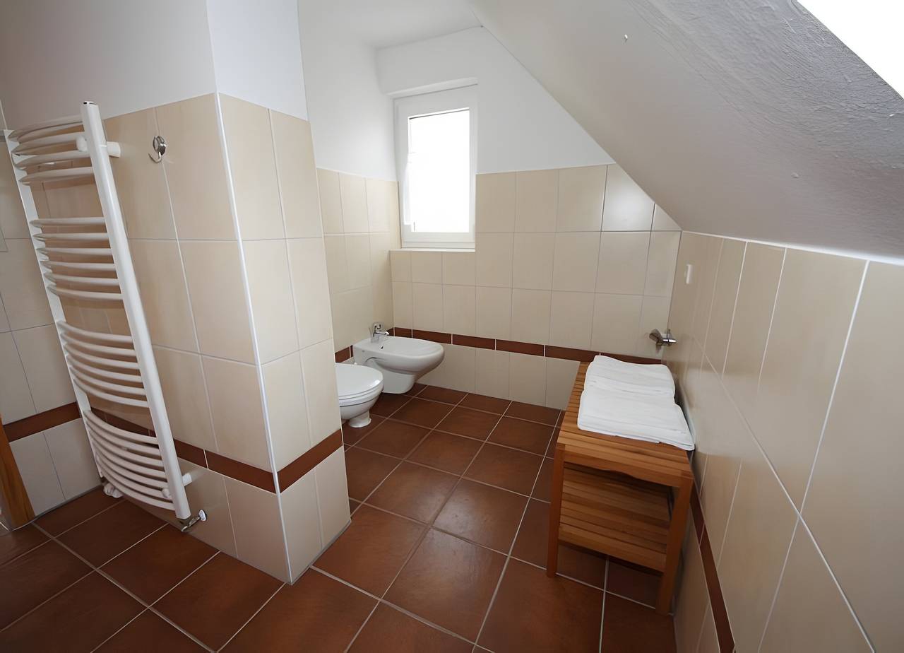 Ganze Wohnung, Apartment '8 Og' mit privatem Garten und Balkon in Röbel, Müritz