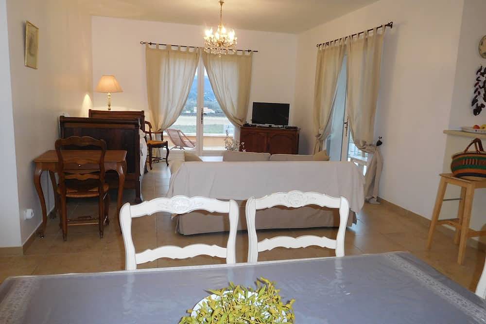 Charming house with private pool, large enclosed grounds, superb Luberon view in Gargas, Regionaler Naturpark Luberon