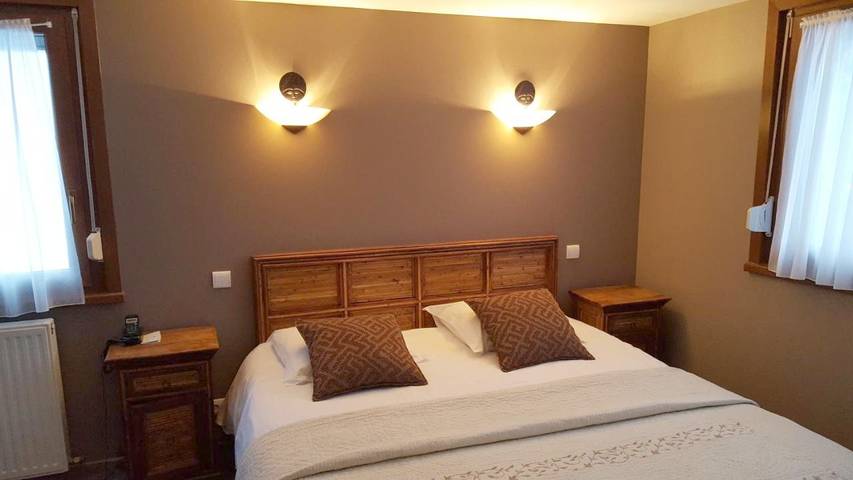 Hôtel pour 2 personnes, avec piscine ainsi que terrasse et jardin