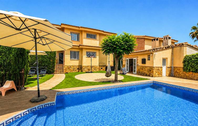 Casa de vacaciones para 8 personas, con terraza y piscina además de vistas y jardín, Se admiten mascotas - 1