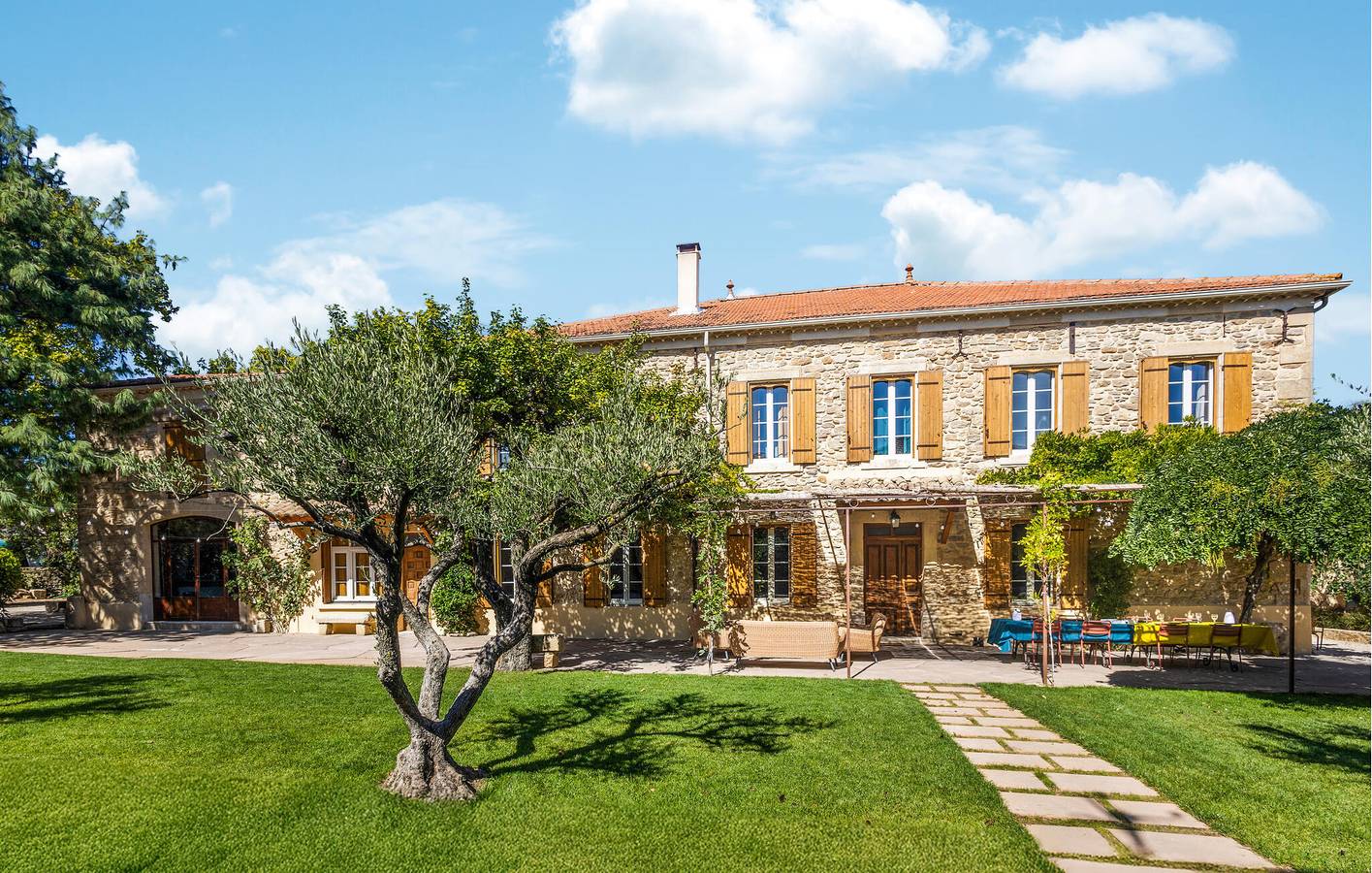 Appartement de luxe avec piscine et climatisation à 300m du centre d'Orsan in Orsan, Région de Nîmes