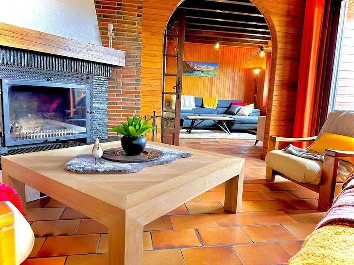 Gîte pour 7 personnes, avec Balcon et Terrasse ainsi que Jardin et Vue à Saint-Laurent-en-Beaumont - 3