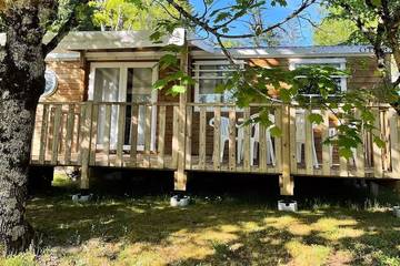 Mobil home pour 6 personnes, avec terrasse et piscine à Peyrillac-et-Millac