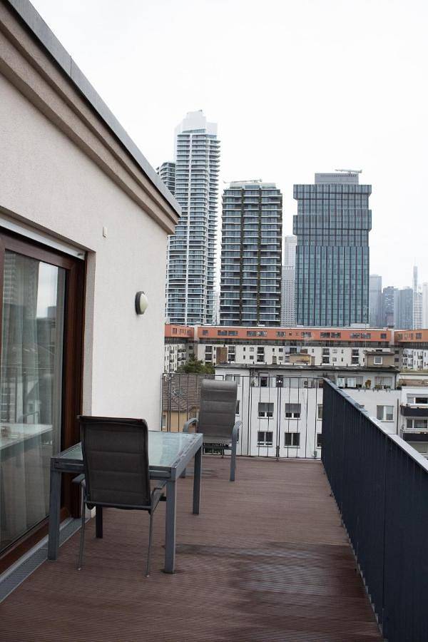 Entire apartment, Three-Bedroom Apartment with View in Frankfurt am Main, South Hesse