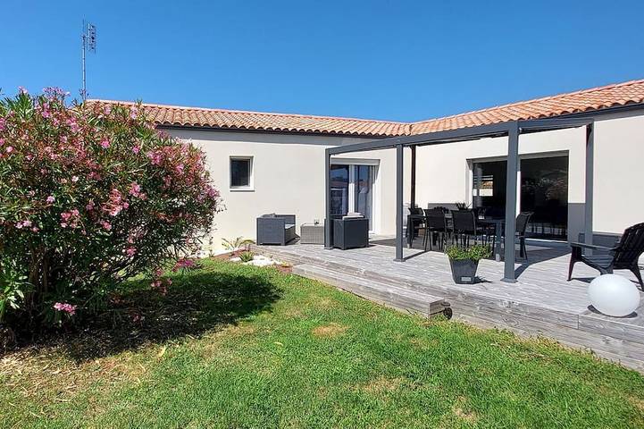 Villa pour 6 personnes, avec terrasse et jardin - 1