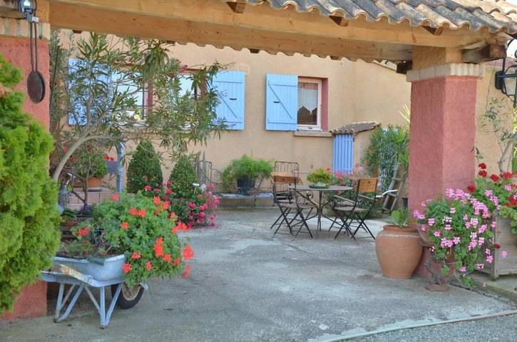 Chambre d’hôte pour 3 personnes, avec Balcon et Terrasse ainsi que Jardin et Vue à Penta-di-Casinca