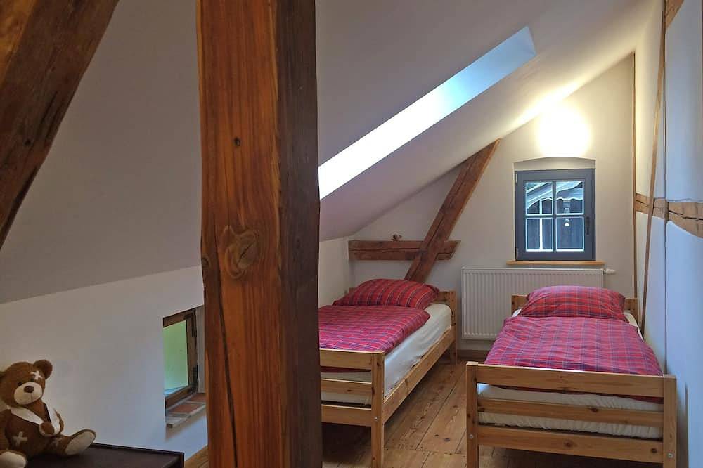 Ganze Wohnung, Moderne und liebevoll eingerichtete Ferienwohnung über 2 Etagen für 2-4 Personen in Liepe, Britzer Platte