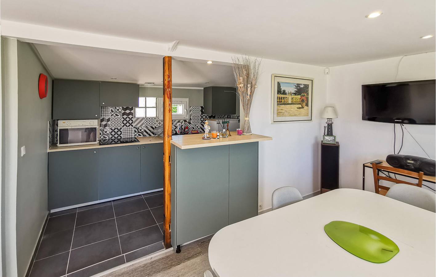 Refugio junto al río con aparcamiento, piscina y jardín in Saint-Ouen-les-Vignes, Región de Tours