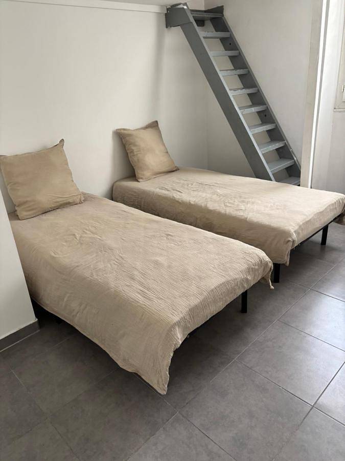 Location de vacances pour 6 personnes, avec terrasse, animaux acceptés à Port-de-Bouc - 4