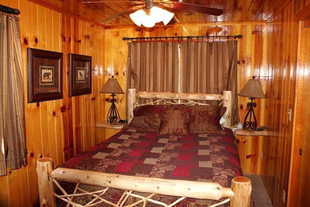 (66) Grizzly Giant (3 Bedrooms Only) at The Redwoods In Yosemite in Wawona, Mariposa County