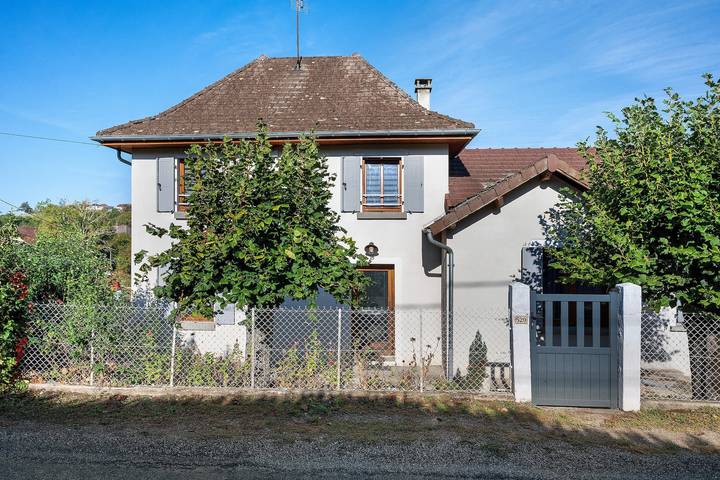 Holiday Home 'La Maison De Pierre' with Private Terrace, Wi-Fi and Air Conditioning in La Chapelle-de-la-Tour, La Tour-du-Pin region