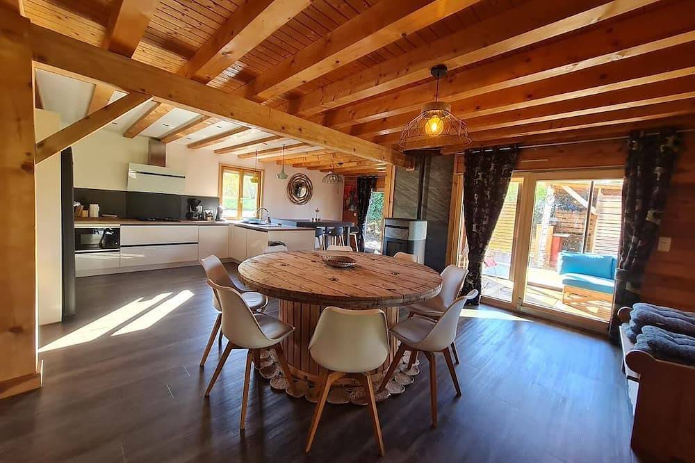 \"La Dame du Lac\" -  Chalet cocooning au bord du lac in Lac de Gérardmer, Gérardmer