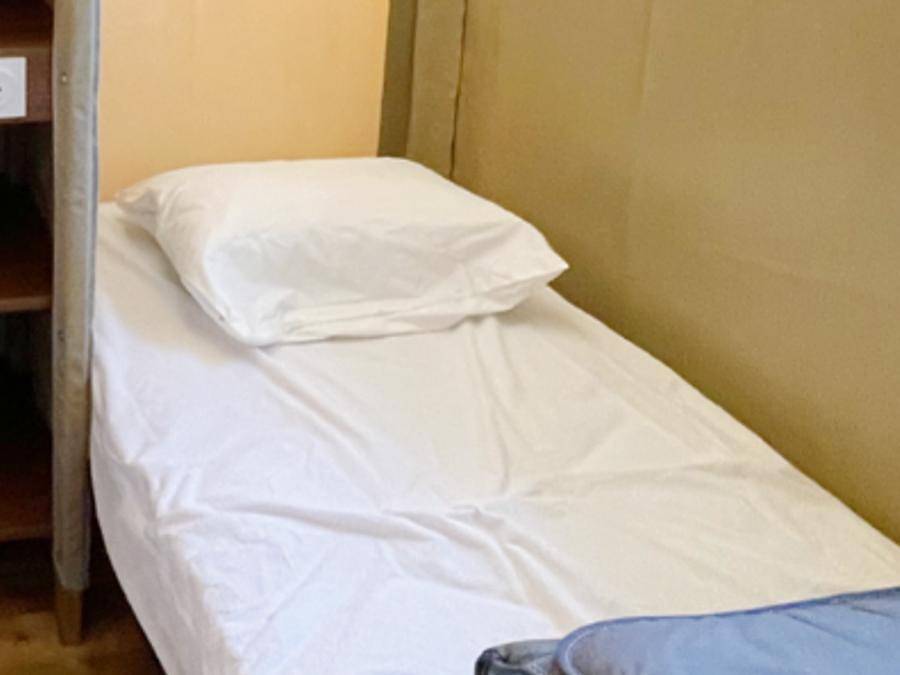 Camping Les Madières - Tente en toile et en bois 4 personnes - Lodge 2 chambres/ Sans sanitaires in Pordic, Côte de Goëlo
